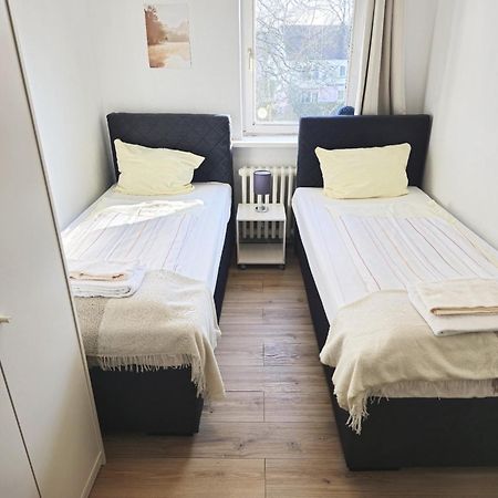 Zentrale 3-Zimmer Wohnung Mit Balkon - Perfekt Fuer Monteure Und Familien Ноймюнстер Экстерьер фото