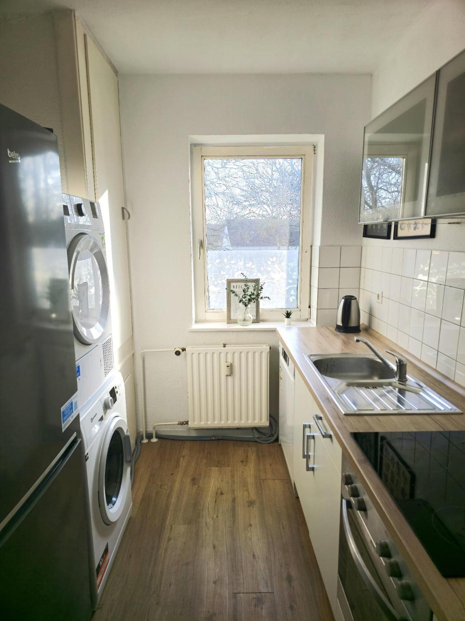 Zentrale 3-Zimmer Wohnung Mit Balkon - Perfekt Fuer Monteure Und Familien Ноймюнстер Экстерьер фото