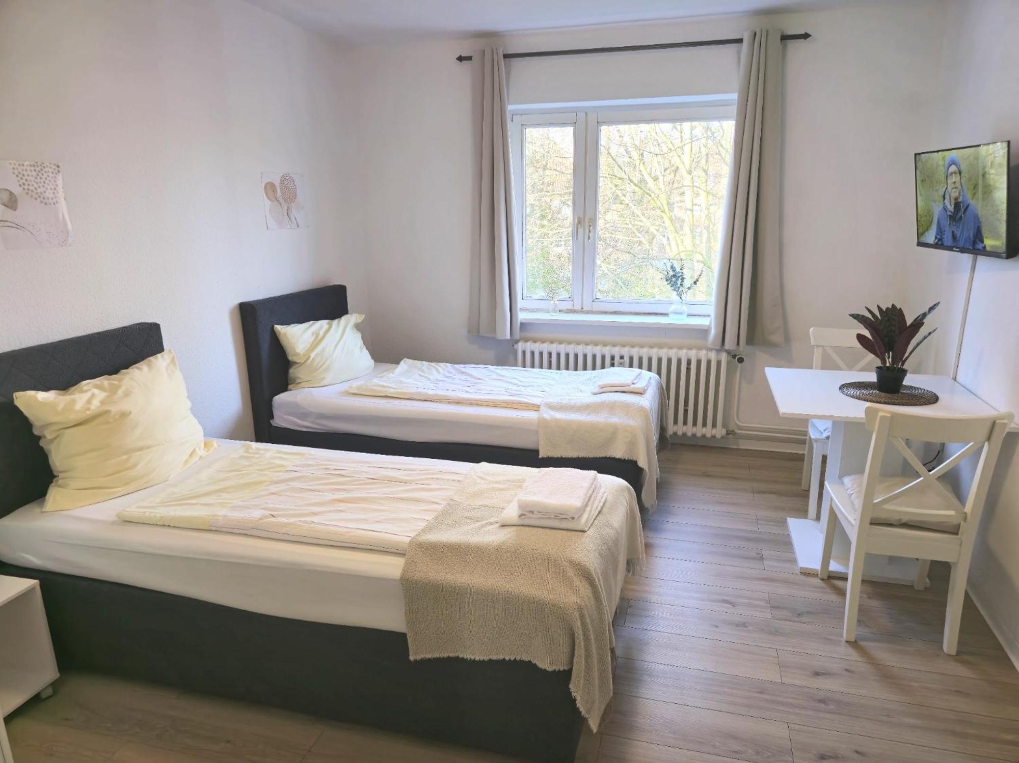 Zentrale 3-Zimmer Wohnung Mit Balkon - Perfekt Fuer Monteure Und Familien Ноймюнстер Экстерьер фото